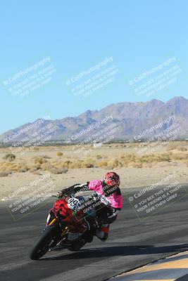 media/Jan-10-2025-CVMA Friday Practice (Fri) [[489e0da257]]/Group 4 and Trackday/Session 2 (Turn 4 Inside)/